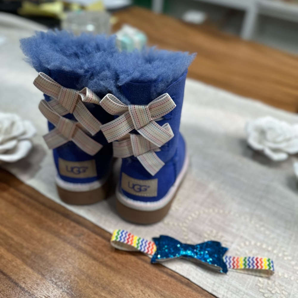 UGGS BAILEY BOW BLUE GIRLS TODDLER SZ 6 BRAND NEW 100% AUTHENTIC NO BOX - Picture 2 of 12